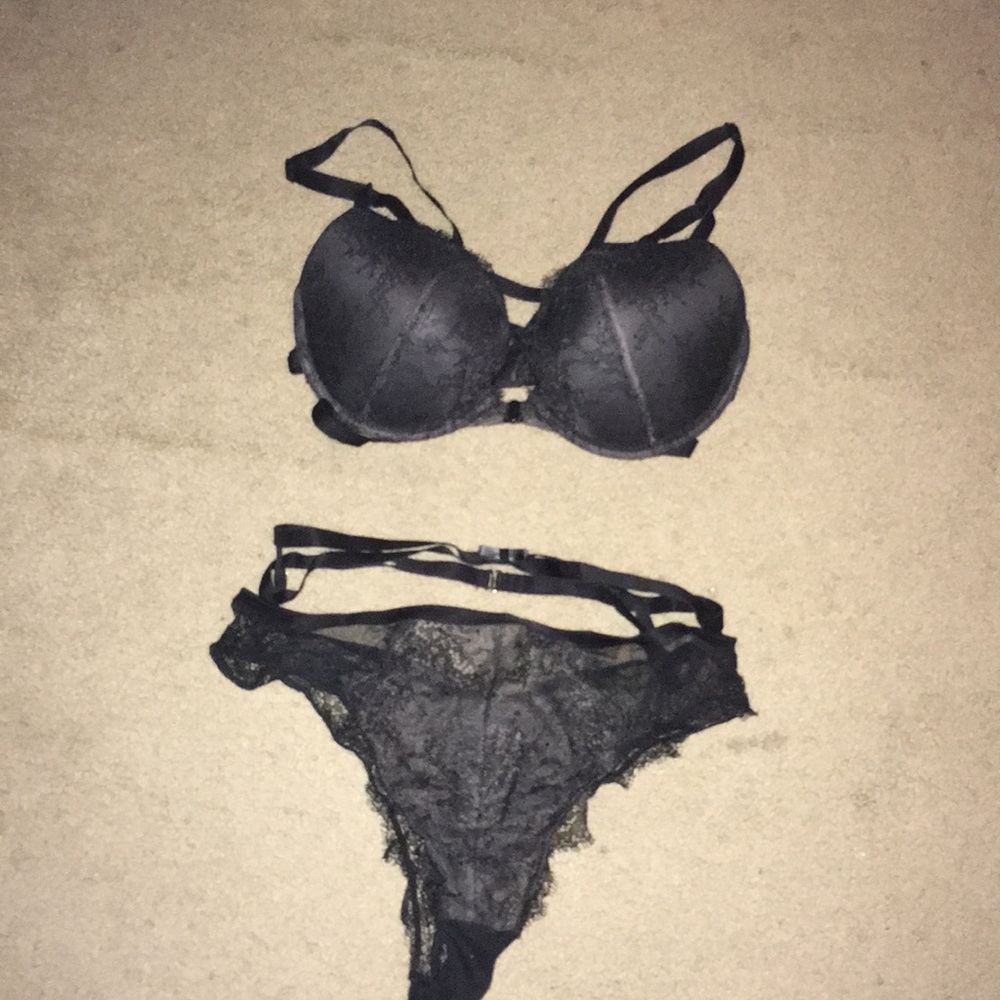 Front Closure Birdcage Bra W/ highwaist thong